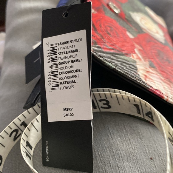 NWT Tahari Floral Wallet, Bi-fold, RFID protection - Picture 7 of 7